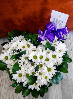 Corazon margaritas R11 - Arreglo floral fúnebre en Mosquera Te Mando Flores